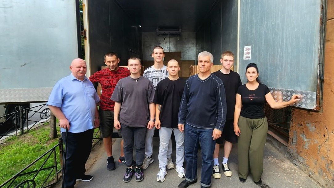 Творческие работники отправляют гуманитарную помощь в Донбасс